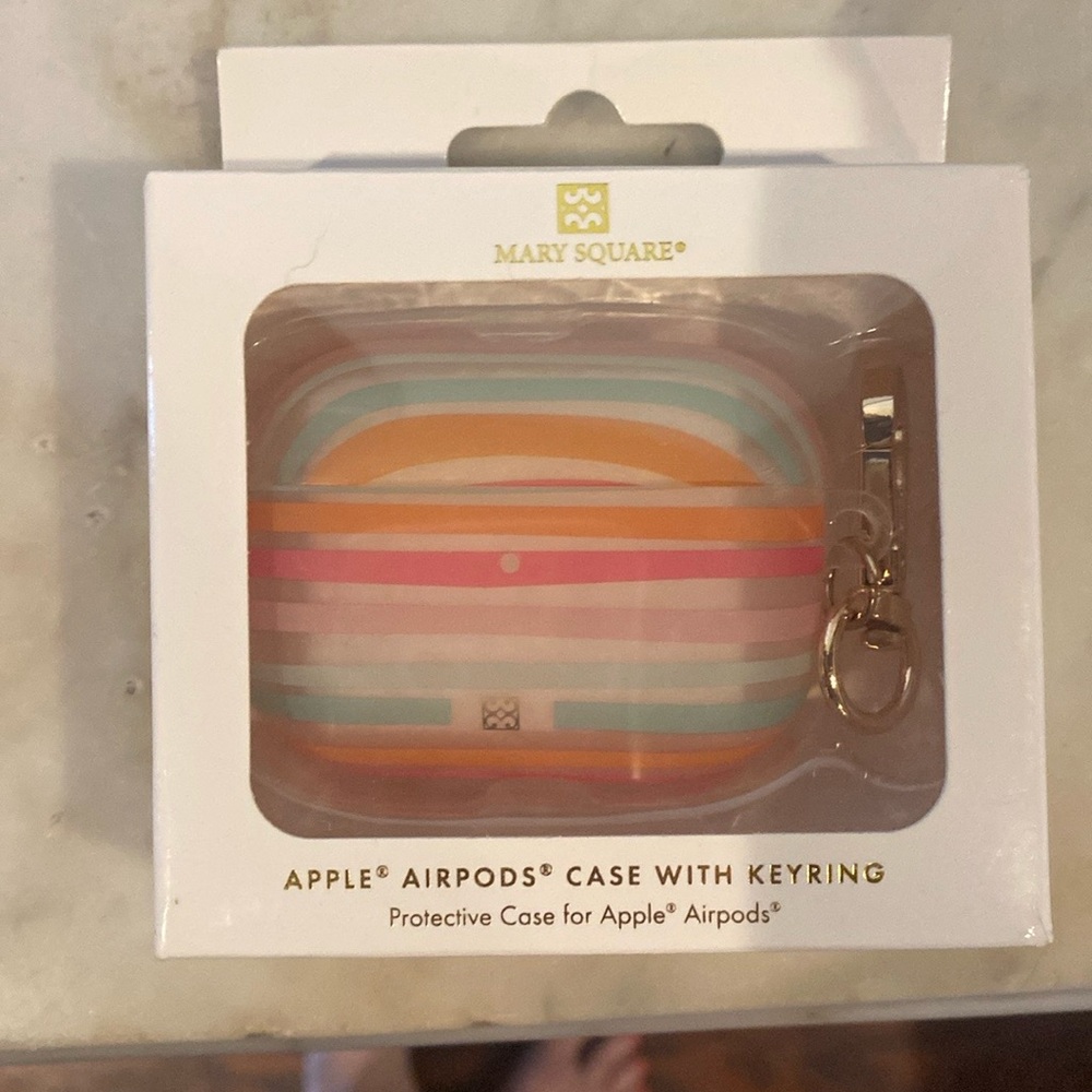 Apple AirPod case with keychain